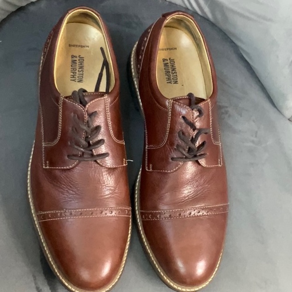Johnston Murphy mens size 10 cap toe